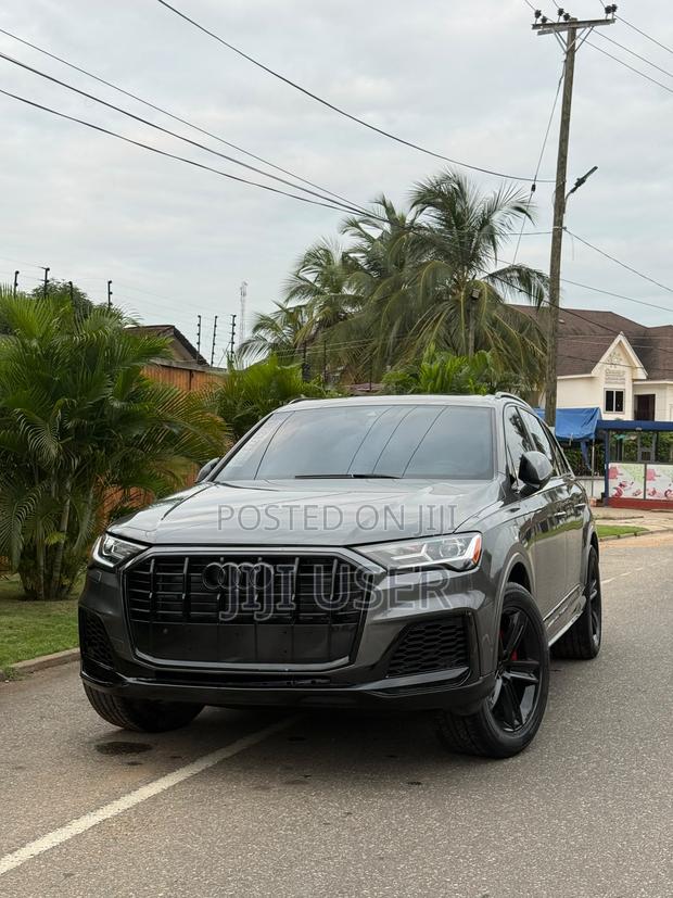 Audi Q7 Premium 2021 Gray