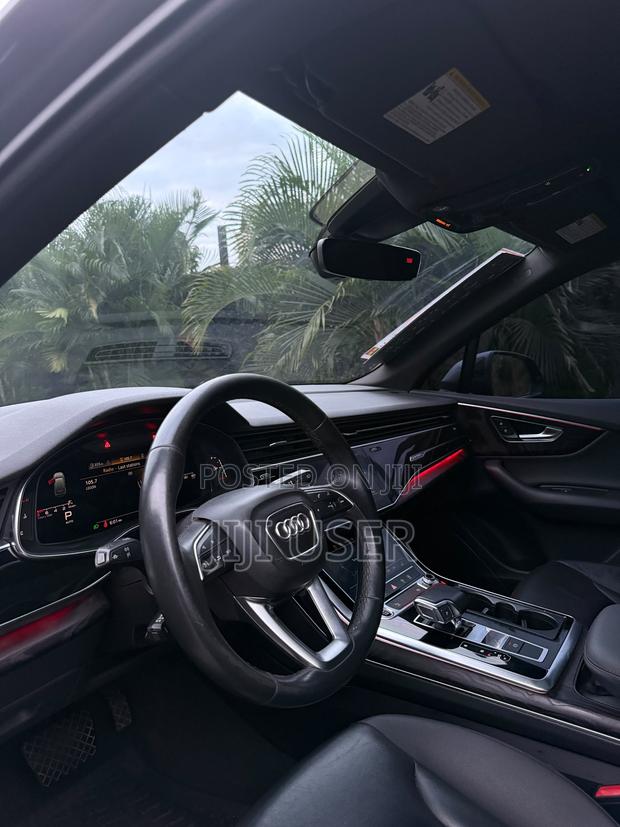 Audi Q7 Premium 2021 Gray