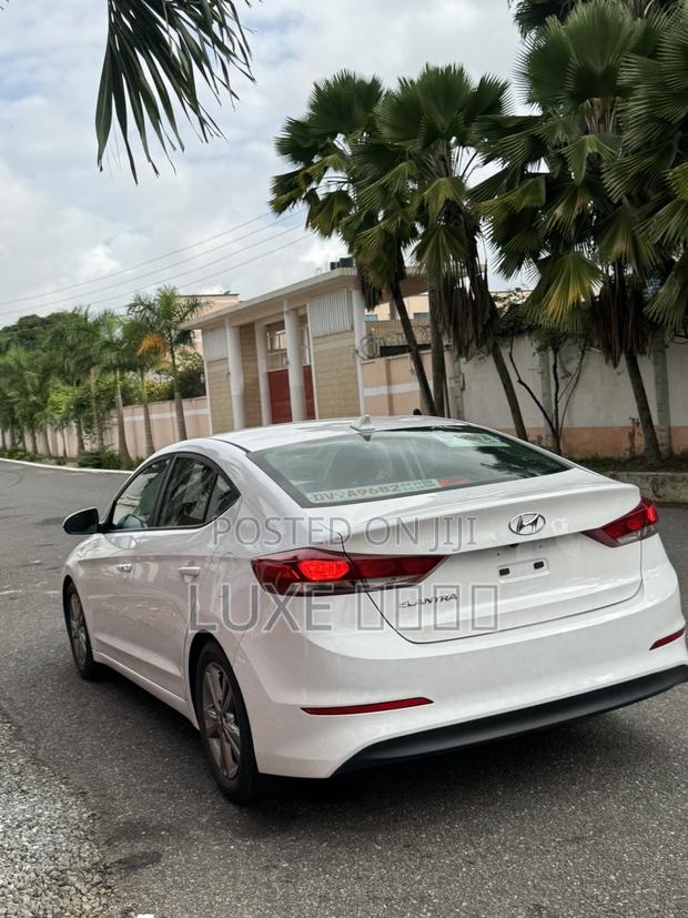 Hyundai Elantra 2018 White