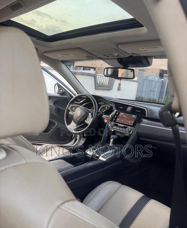 Honda Civic Touring 2dr Coupe (1.5L 4cyl) 2017 White