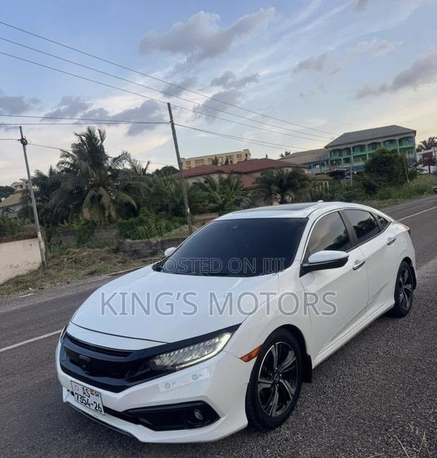 Honda Civic Touring 2dr Coupe (1.5L 4cyl) 2017 White