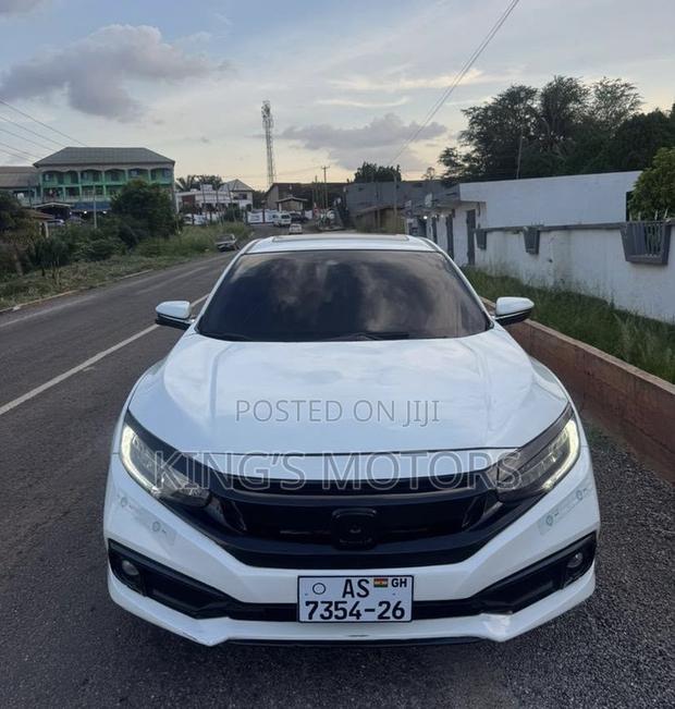Honda Civic Touring 2dr Coupe (1.5L 4cyl) 2017 White