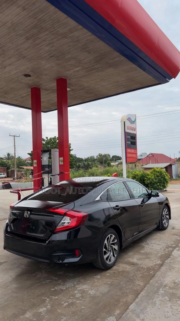 Honda Civic EX 4dr Hatchback (1.5L 4cyl) 2017 Black
