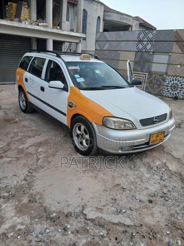 Opel Astra 2001 White