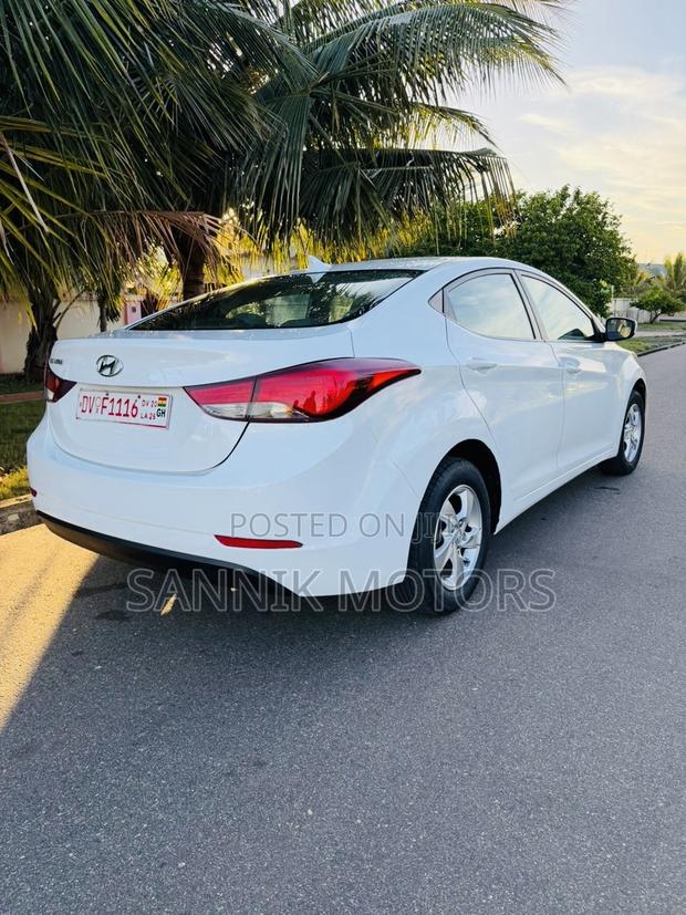 Hyundai Elantra SE 4dr Sedan (1.8L 4cyl 6A) 2014 White