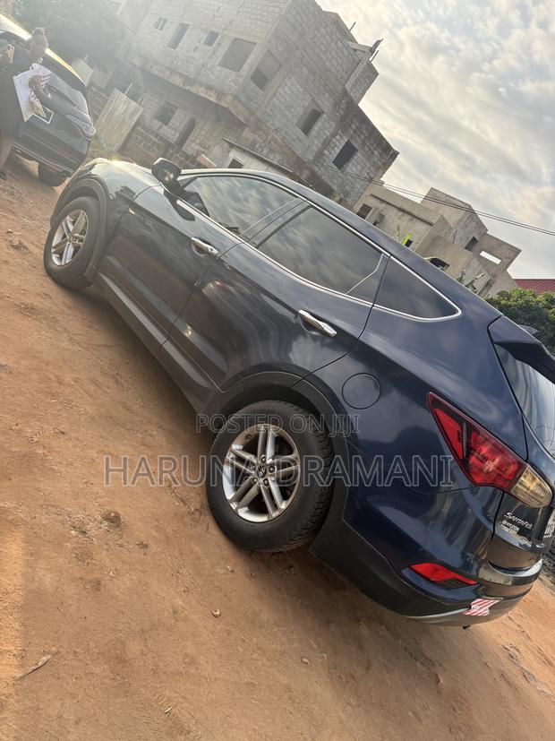 Hyundai Santa Fe SE AWD 2016 Blue