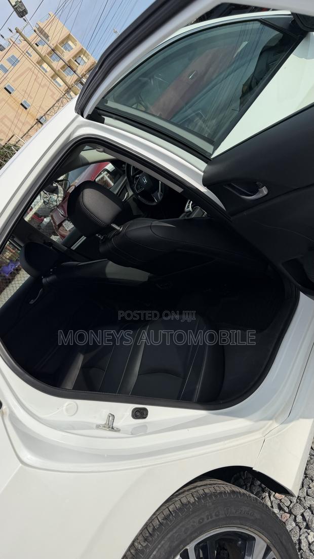 Honda Civic Touring Coupe 2019 White