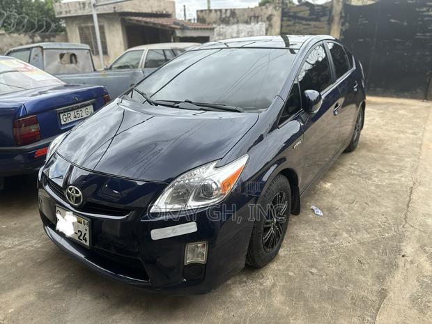 Toyota Prius Four 4dr Hatchback (1.8L 4cyl gas/electric hybrid CVT)