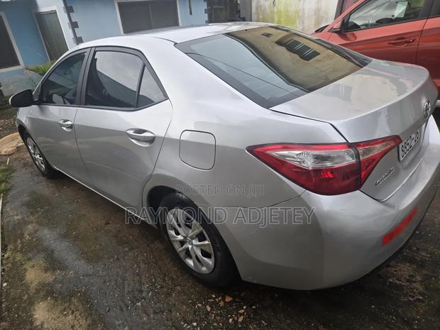 Toyota Corolla 2018 Silver