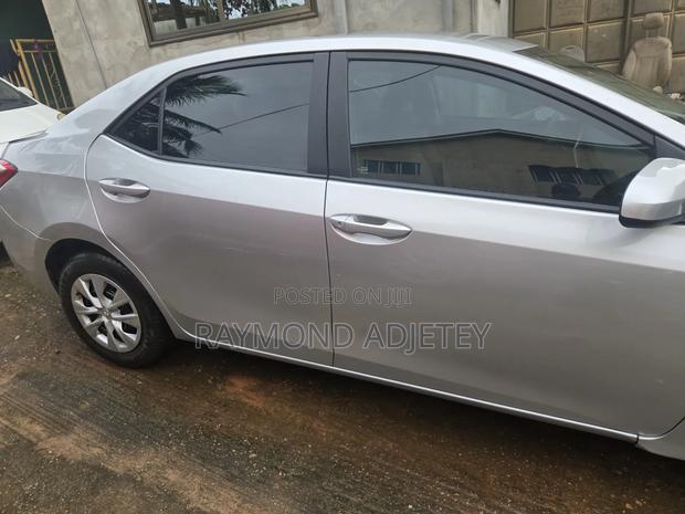 Toyota Corolla 2018 Silver