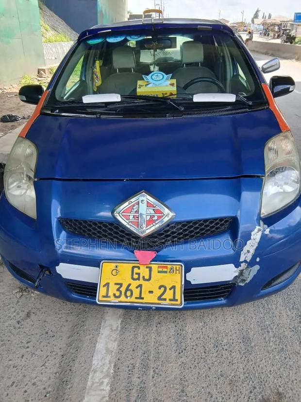 Toyota Vitz 1.3 AWD 5dr 2010 Blue