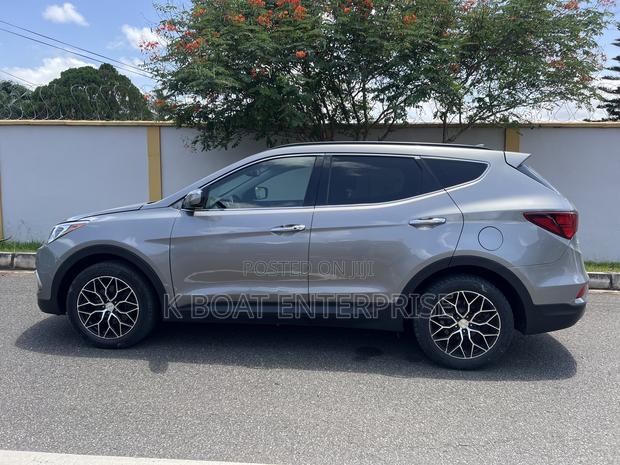 Hyundai Santa Fe Limited Ultimate AWD 2018 Gray