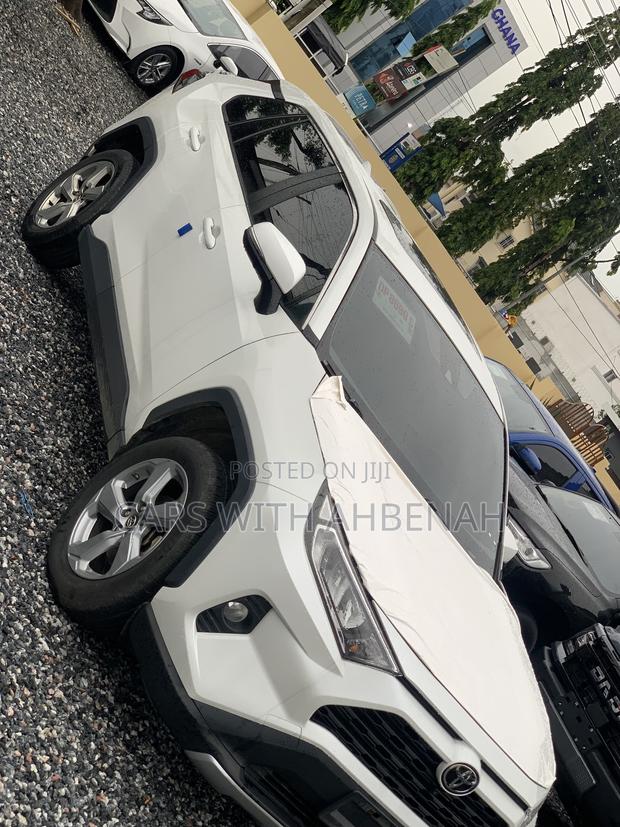 Toyota RAV4 XLE FWD 2023 White