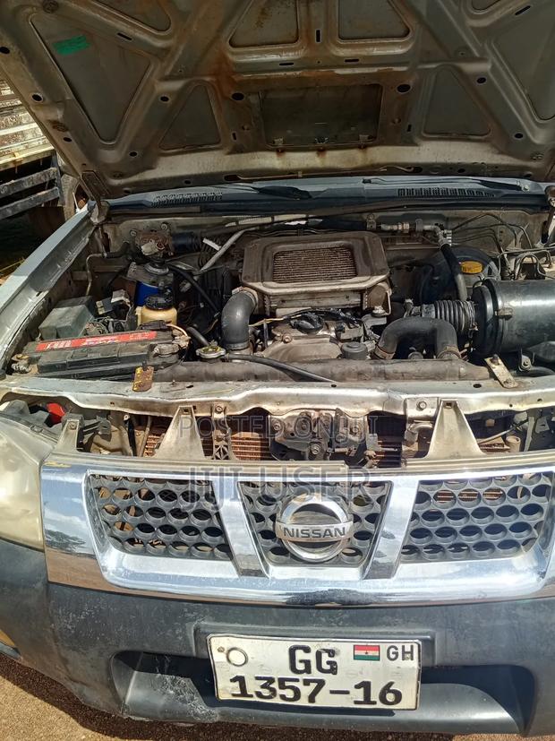Nissan Hardbody 2016 Gray