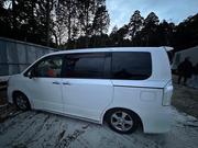 Toyota Voxy 2013 White for sale