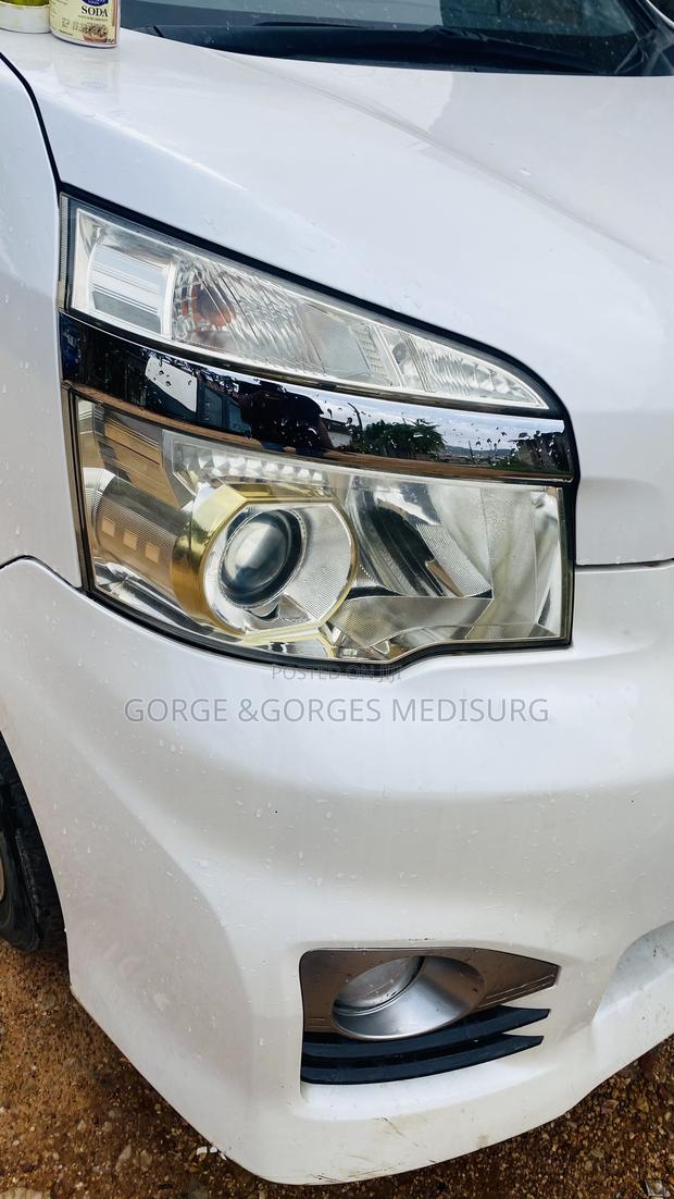 Toyota Voxy 2013 White