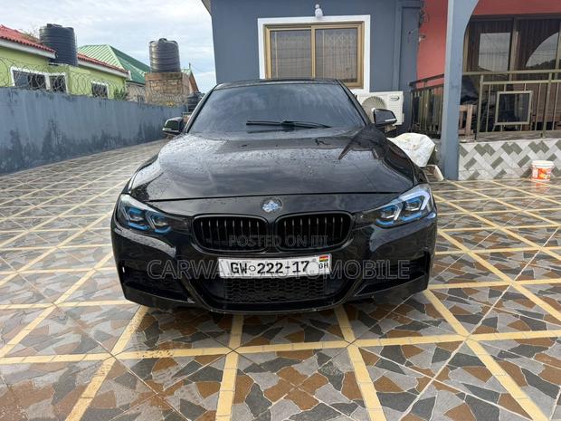 BMW 320i Sedan RWD 2014 Black