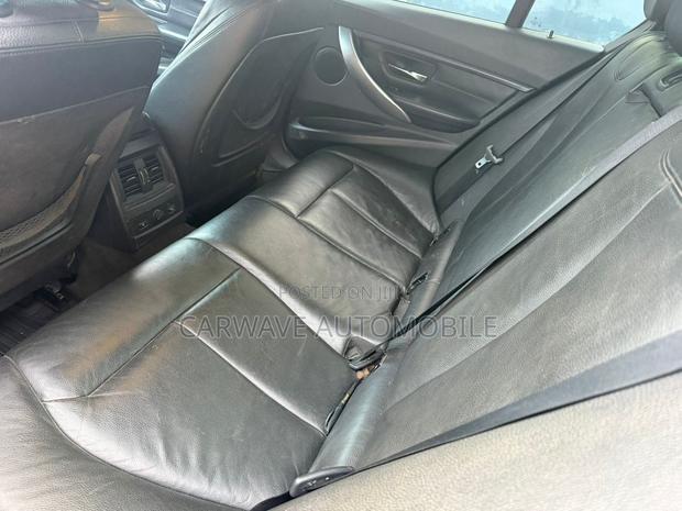 BMW 320i Sedan RWD 2014 Black