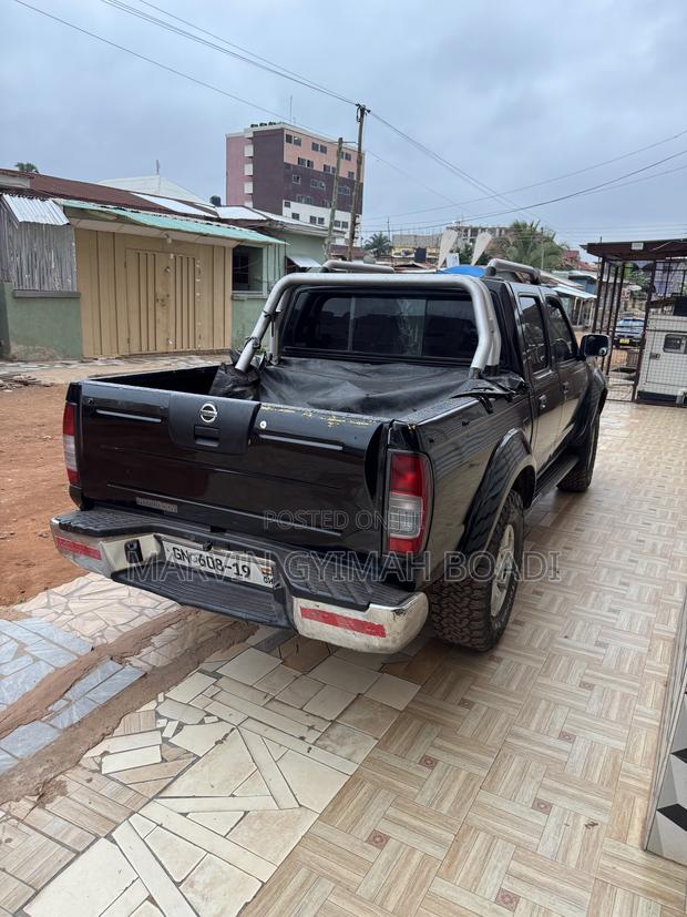 Nissan Hardbody 2018 Black