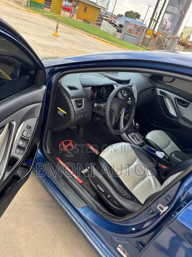 Hyundai Elantra Limited Sedan FWD (1.8L 4cyl 6A) 2013 Blue