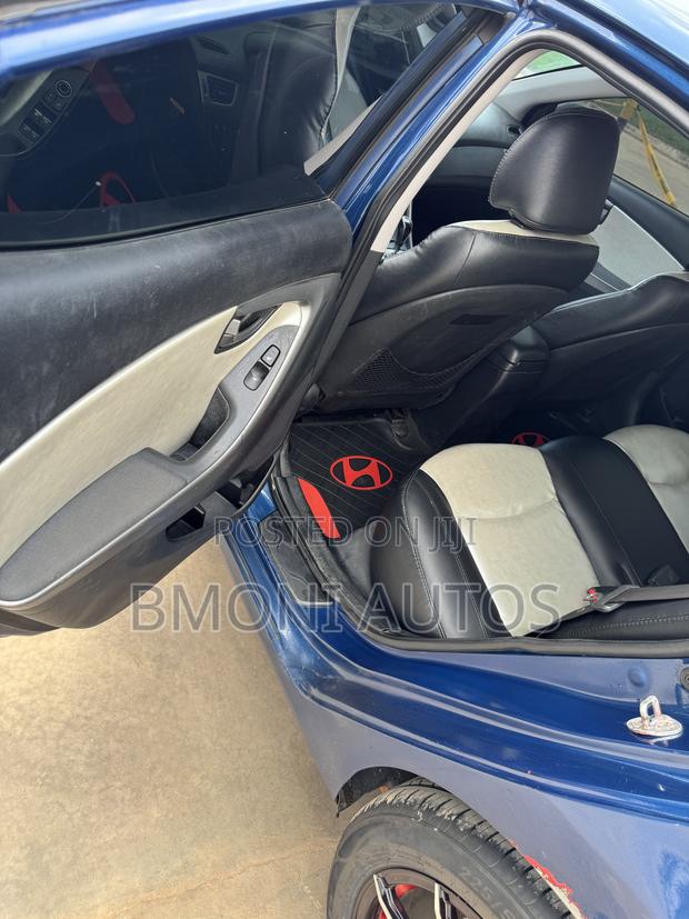 Hyundai Elantra Limited Sedan FWD (1.8L 4cyl 6A) 2013 Blue
