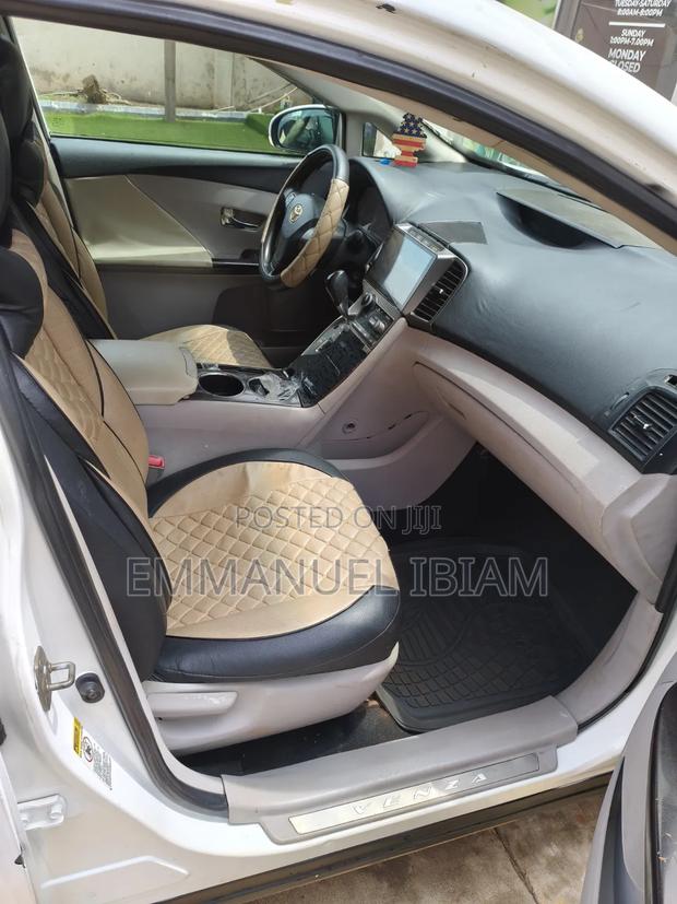 Toyota Venza 2009 White