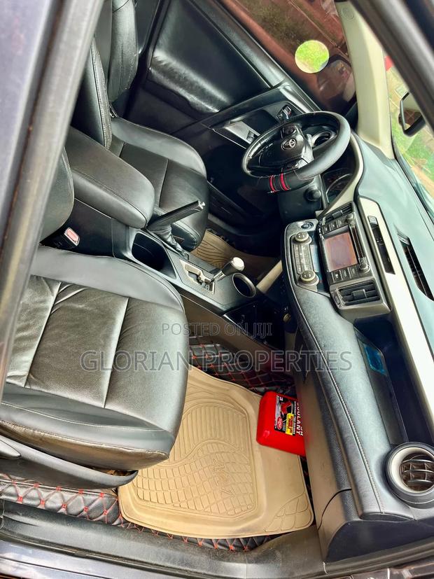 Toyota RAV4 Limited 4dr SUV (2.5L 4cyl 6A) 2015 Gray