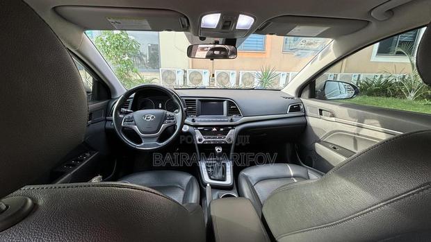 Hyundai Elantra Value Edition 2018 Silver