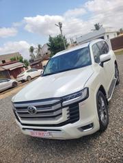 Toyota Land Cruiser LC300 2023 White for sale