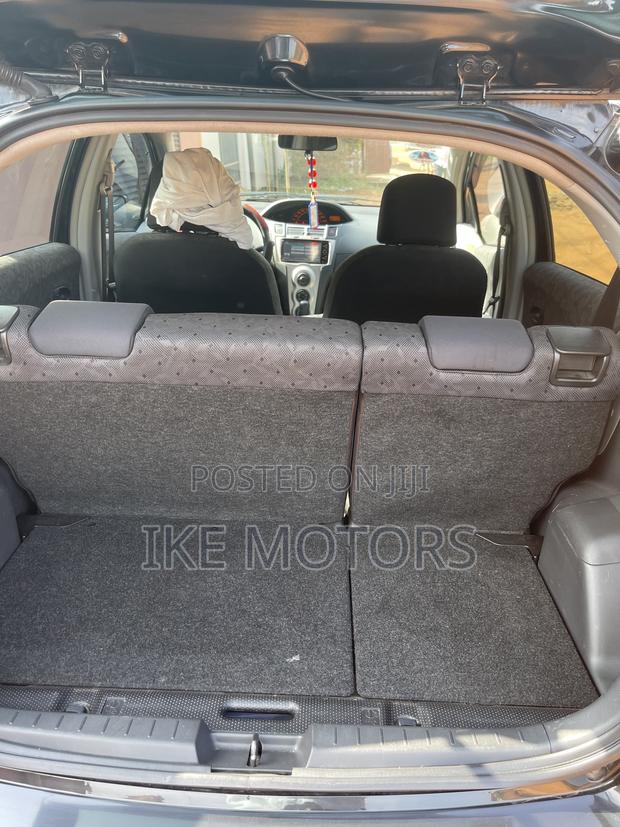Toyota Vitz 1.3 AWD 3dr 2010 Black