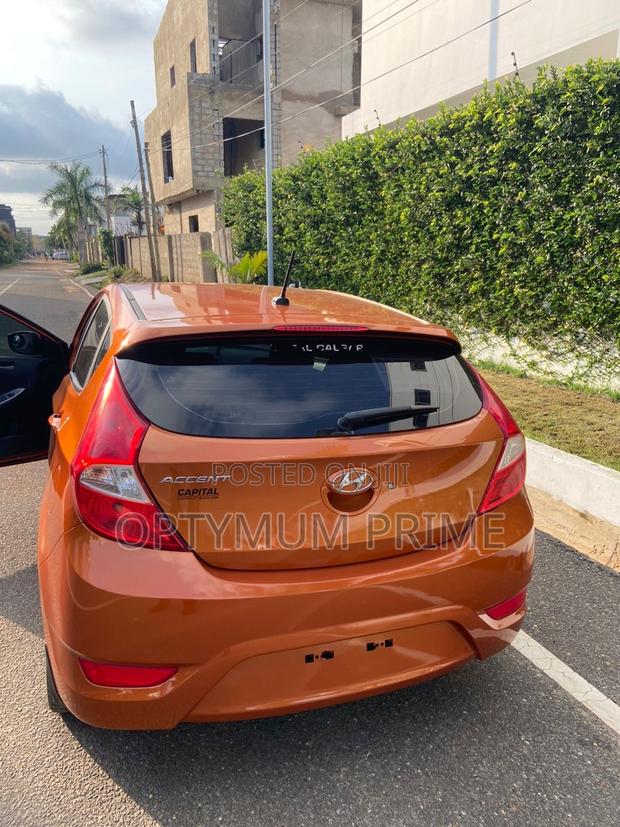 Hyundai Accent SE Hatchback 2017 Orange