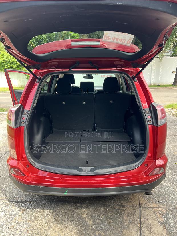 Toyota RAV4 LE AWD (2.5L 4cyl 6A) 2017 Red
