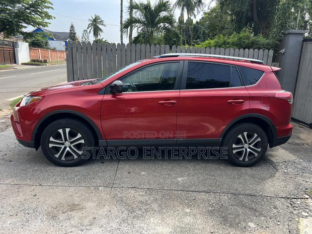 Toyota RAV4 LE AWD (2.5L 4cyl 6A) 2017 Red
