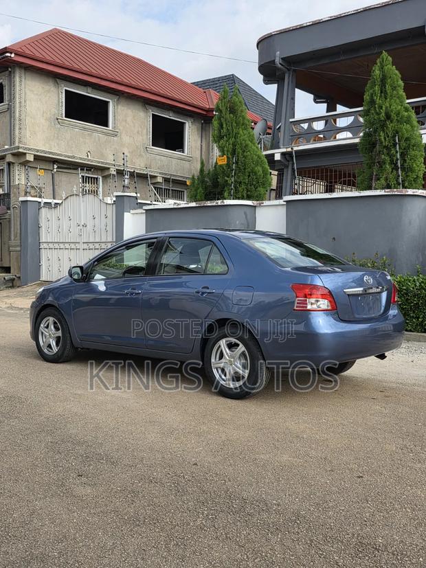 Toyota Yaris 2012 Blue