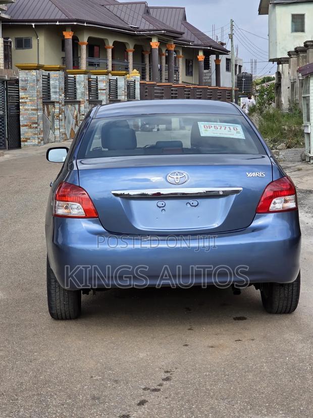 Toyota Yaris 2012 Blue