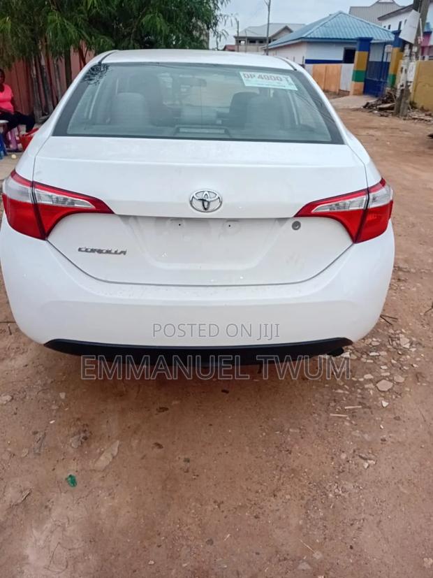 Toyota Corolla 2015 White