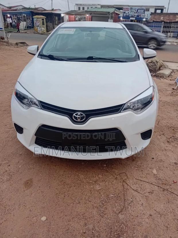 Toyota Corolla 2015 White
