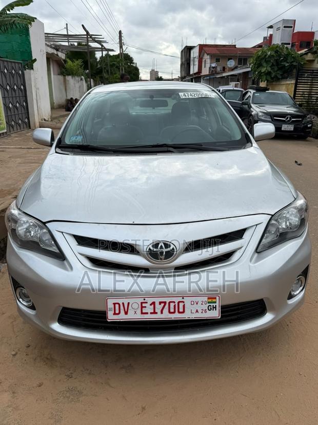 Toyota Corolla L 4dr Sedan (1.8L 4cyl 5M) 2013 Silver