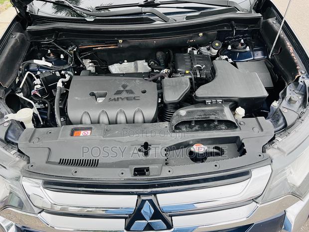 Mitsubishi Outlander LE FWD 2018 Blue