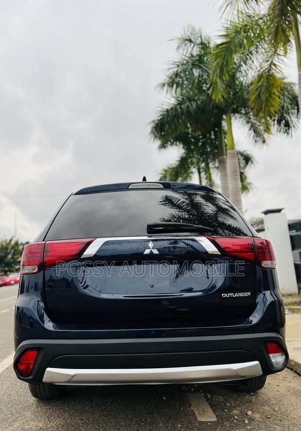 Mitsubishi Outlander LE FWD 2018 Blue