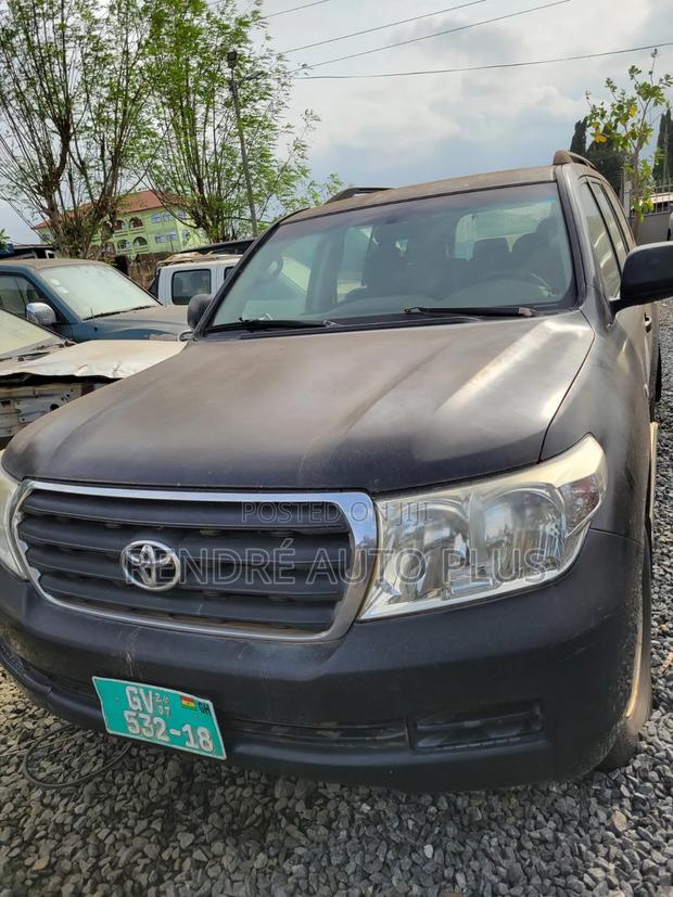 Toyota Land Cruiser 2011 Gray