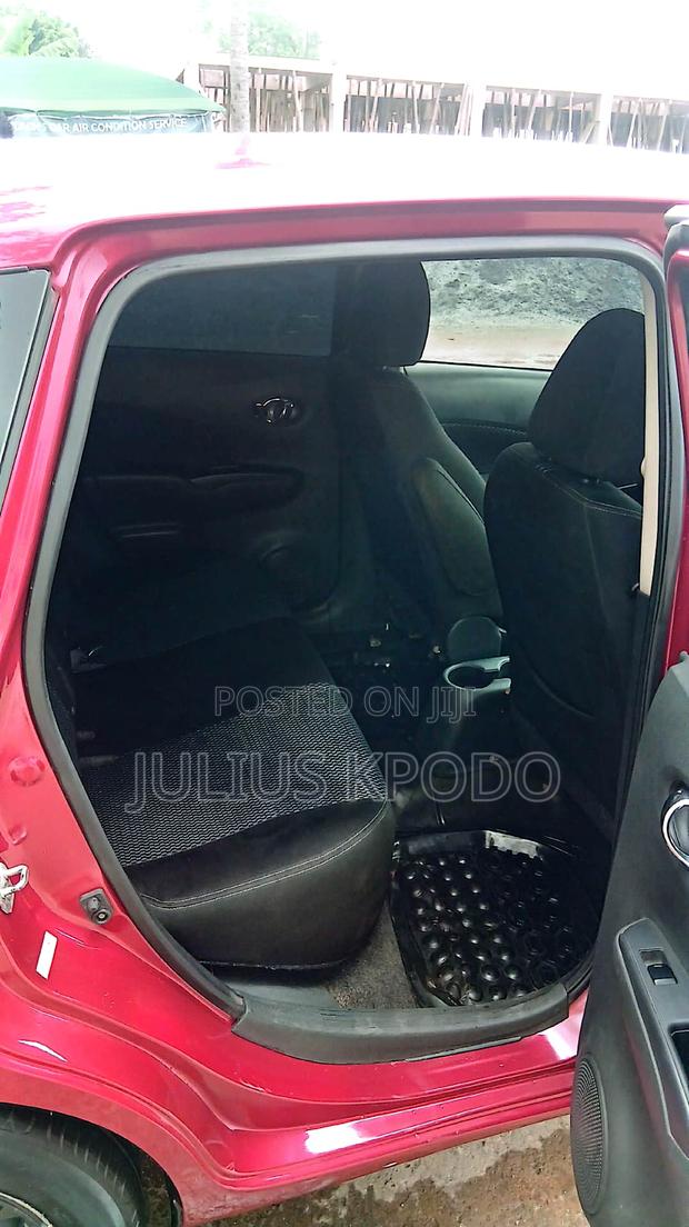 Nissan Versa 1.6 SV 2018 Red