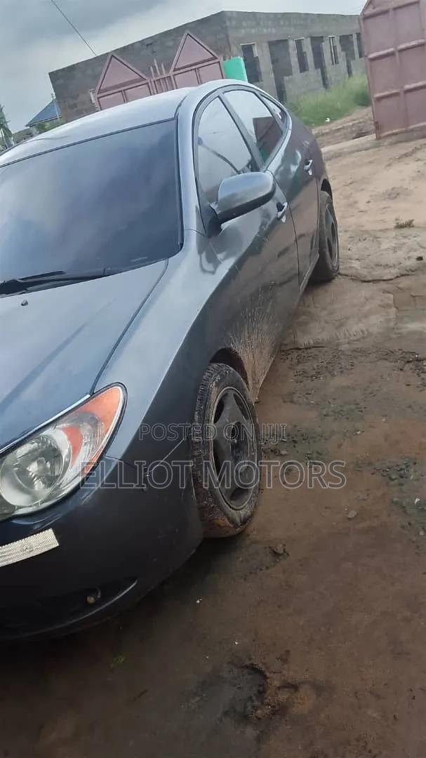 Hyundai Elantra 2009 Silver