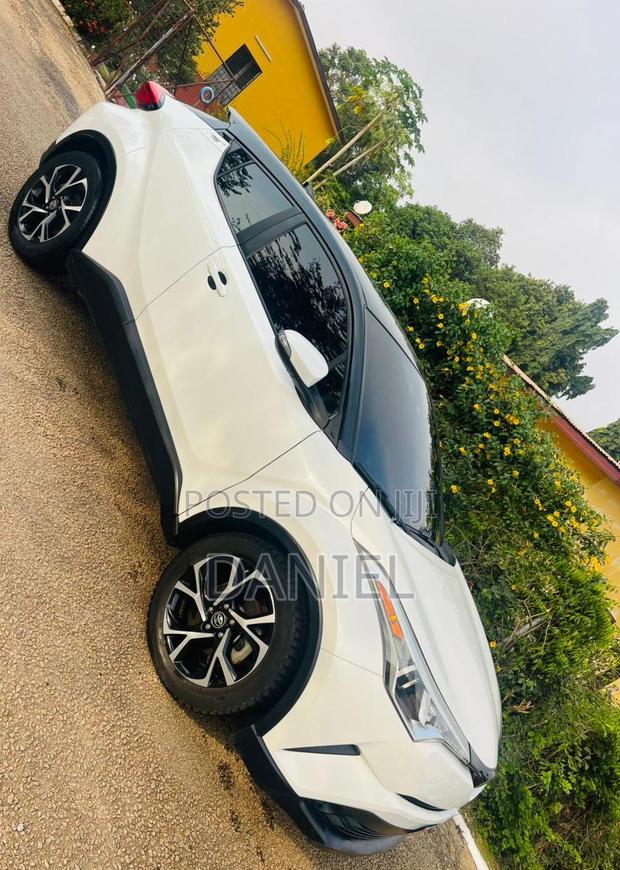 Toyota C-HR XLE Prermium FWD (2.0L 4cyl 2AM) 2018 White