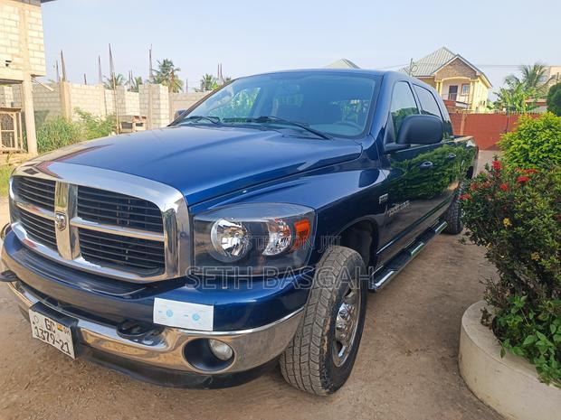 Dodge RAM 1500 Mega Cab 2006 Blue