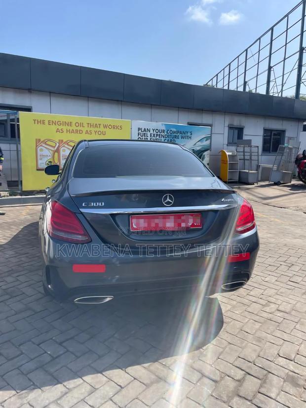 Mercedes-Benz C300 2017 Black