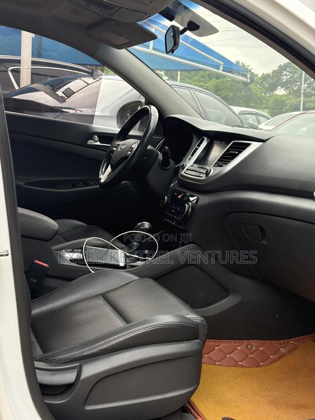 Hyundai Tucson Limited FWD 2017 White