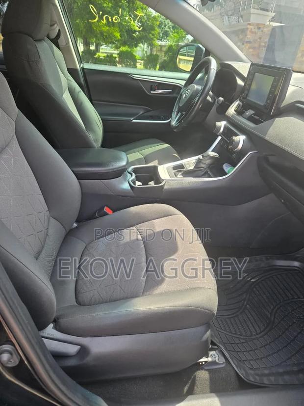 Toyota RAV4 XLE AWD 2020 Black