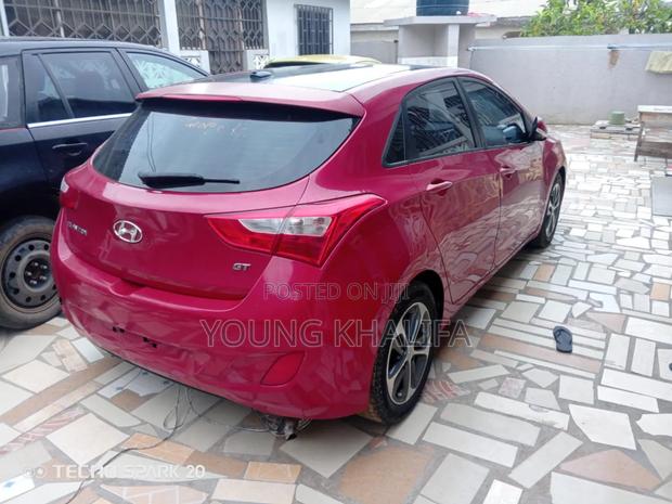 Hyundai Elantra 2016 Red