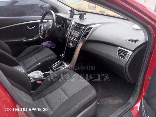 Hyundai Elantra 2016 Red